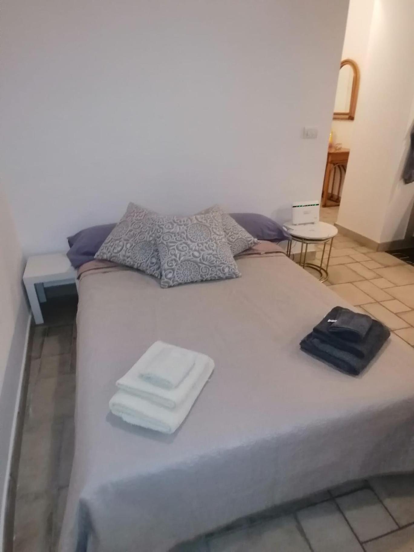 Il Vicoletto Sul Castello Apartment Napoli Bagian luar foto